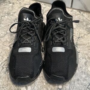 Adidas NMD boost women’s sneakers Size: 6 1/2